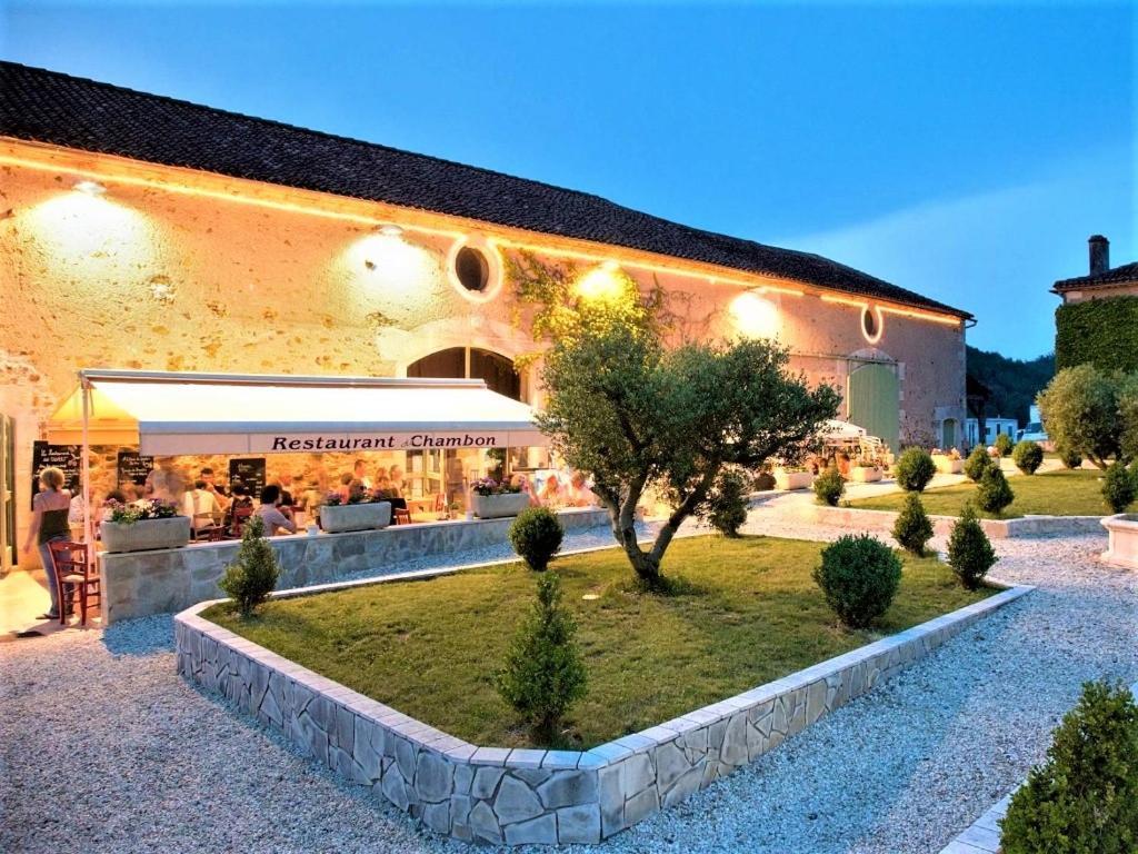 Camping Les Gorges Du Chambon Hotel Eymouthiers  Exterior photo
