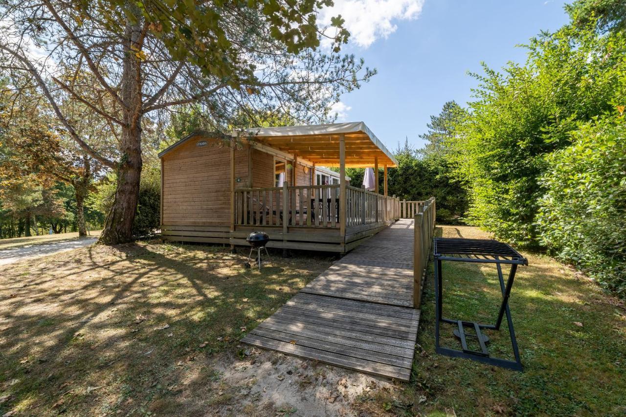 Camping Les Gorges Du Chambon Hotel Eymouthiers  Exterior photo