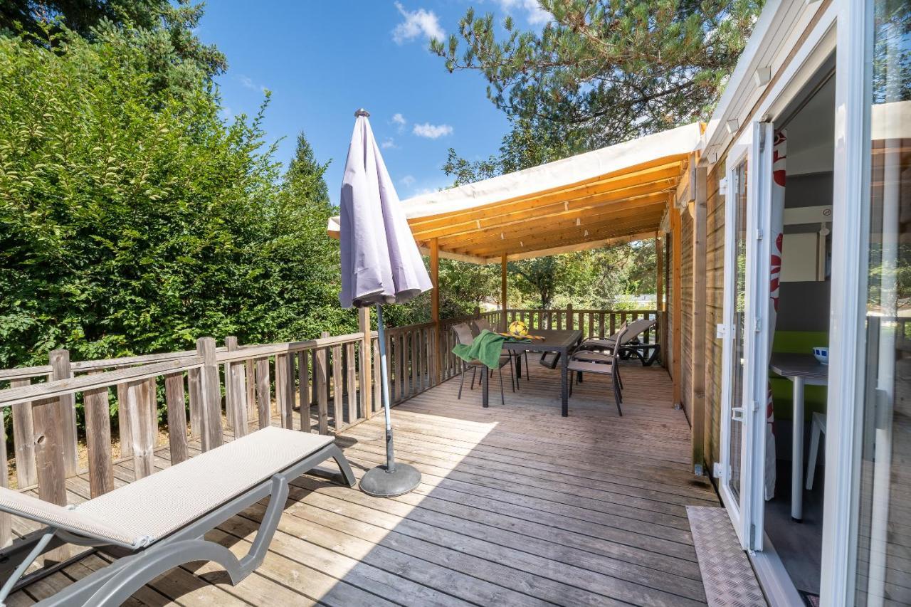 Camping Les Gorges Du Chambon Hotel Eymouthiers  Exterior photo