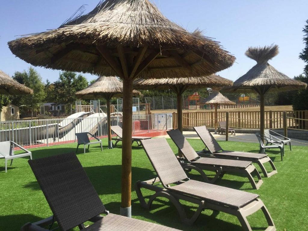Camping Les Gorges Du Chambon Hotel Eymouthiers  Exterior photo